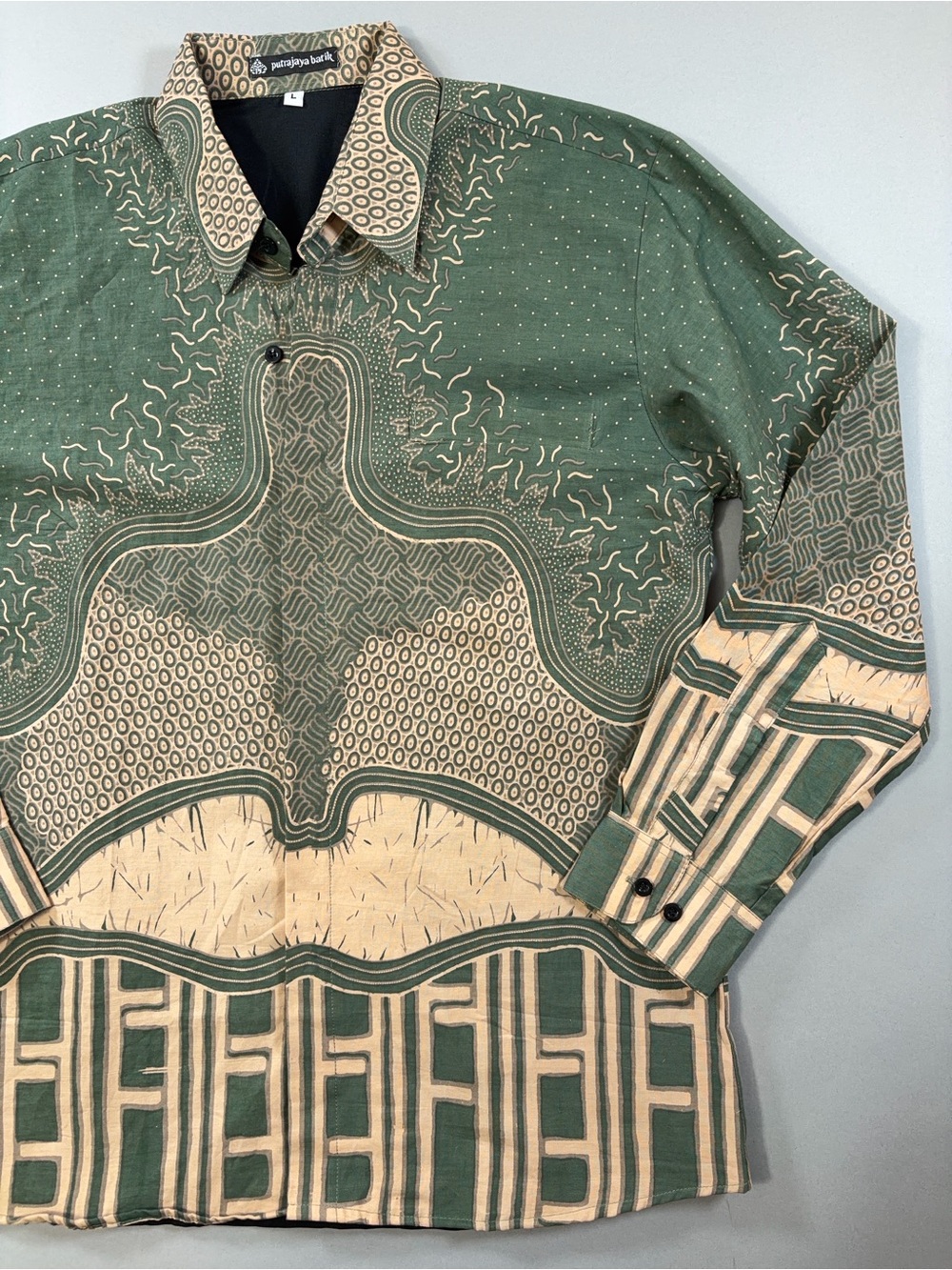 Putrajaya Batik Men’s Green Tan Long Sleeve Batik Button Front Shirt Lined